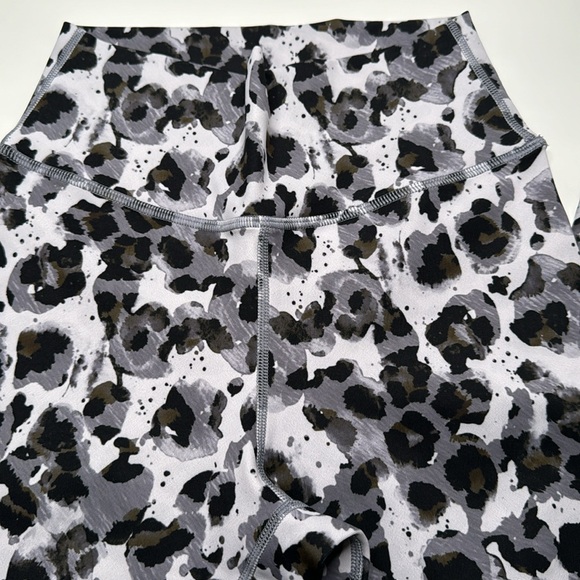 Snow leopard leggings - Picture 2 of 8